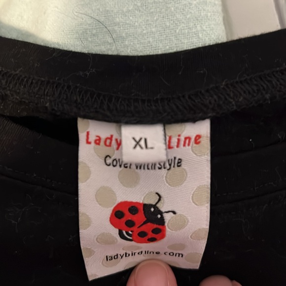 Ladybird Line | Salon Apparel | Stylist TShirt | Size XL - Picture 4 of 4